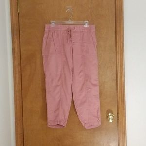 Old Navy pink cotton capri pants